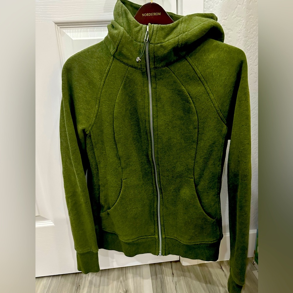 Excellent condition Lululemon Women's Classic Scuba Zipped Hoodie Green Sz 8
